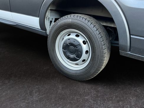 Used 2023 Ford Transit 250 Medium Roof image 8