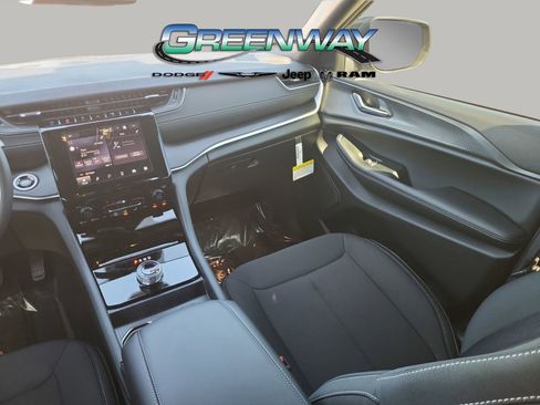 New 2025 Jeep Grand Cherokee Laredo X image 13
