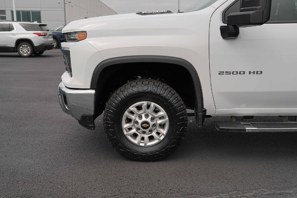 Used 2025 Chevrolet Silverado 2500 LT w/ Convenience Package AWD/4WD image 12