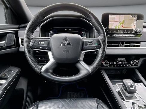 Used 2024 Mitsubishi Outlander SEL Black Edition image 8