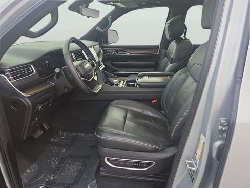 Certified 2023 Jeep Grand Wagoneer Series II image 9