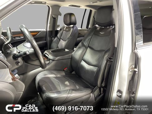 Used 2020 Cadillac Escalade ESV Luxury RWD image 22