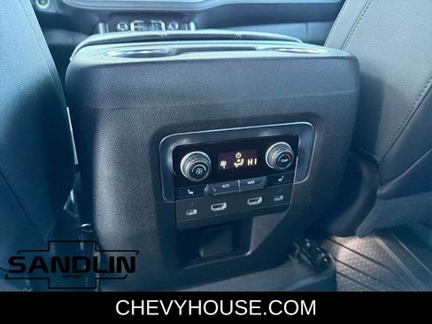 Used 2022 Chevrolet Tahoe Z71 w/ Z71 Off-Road Package image 28