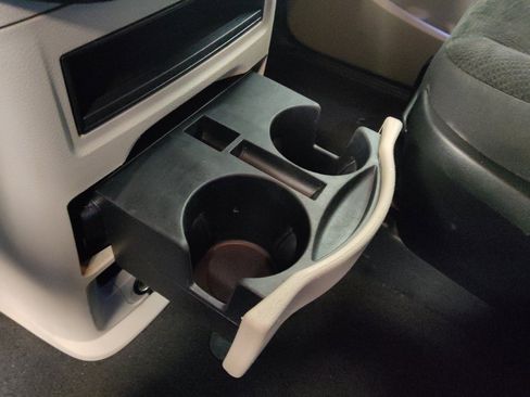 Used 2018 Dodge Grand Caravan SE w/ UConnect Hands-Free Group FWD image 26