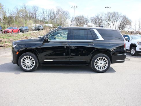 Used 2023 Cadillac Escalade Premium Luxury image 4