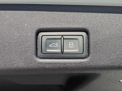 Certified 2025 Audi Q5 Premium w/ Convenience Package image 21