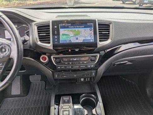 Used 2016 Honda Pilot Touring image 17