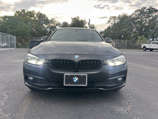 Used 2017 BMW 320i xDrive Sedan AWD/4WD image 7