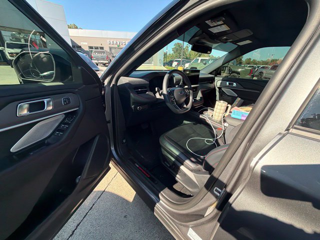 Used 2025 Ford Explorer ST w/ Sun And Sound Package AWD/4WD image 22