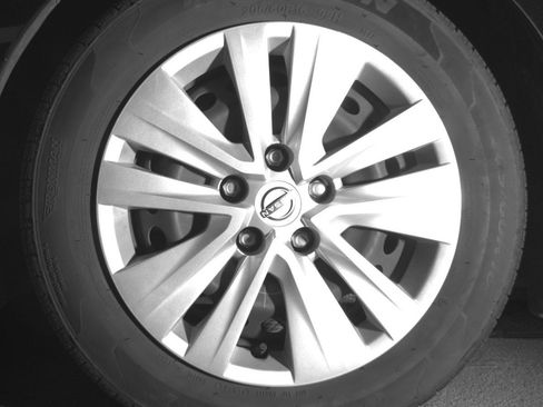 Used 2025 Nissan Sentra S image 12