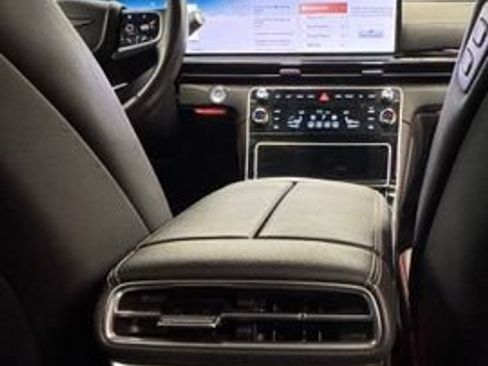 Used 2025 Genesis GV80 2.5T Standard AWD/4WD image 22