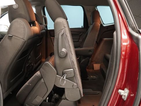 Used 2016 Chevrolet Traverse LT w/ Style and Technology Package FWD image 25