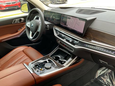 Used 2024 BMW X7 xDrive40i AWD/4WD image 32