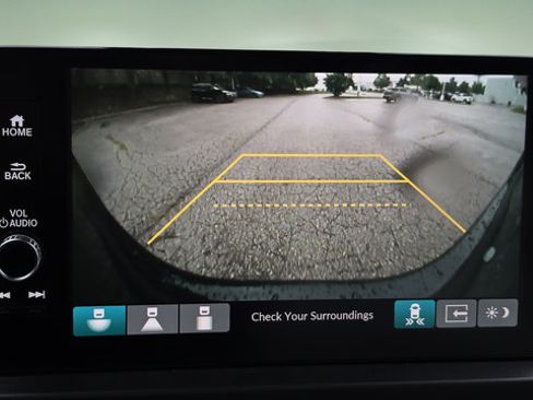 Used 2025 Honda Pilot Touring image 23