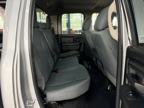 Used 2018 RAM 1500 Express w/ Express Value Package AWD/4WD image 9