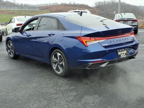 Used 2021 Hyundai Elantra Limited image 6