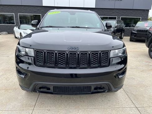 Certified 2019 Jeep Grand Cherokee Laredo AWD/4WD image 2