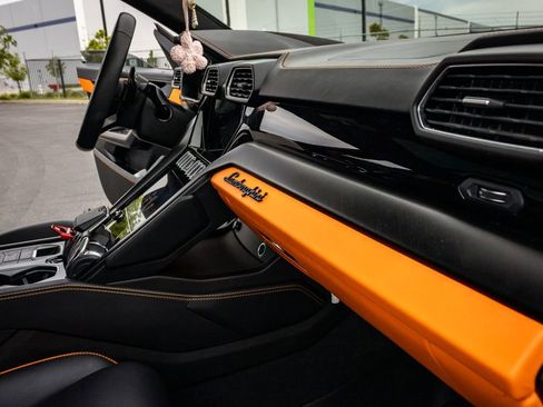Used 2023 Lamborghini Urus S AWD/4WD image 23
