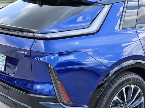 New 2025 Cadillac Lyriq Sport image 10