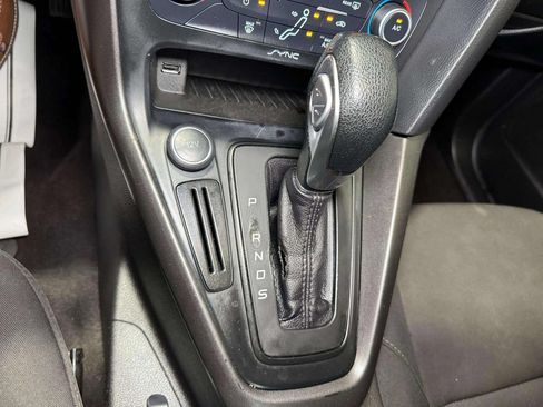 Used 2017 Ford Focus SEL FWD image 13