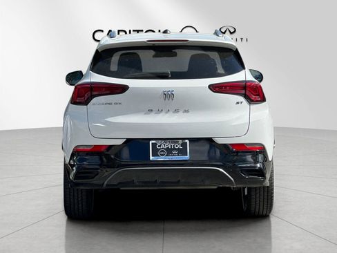 Used 2024 Buick Encore GX Sport Touring image 4