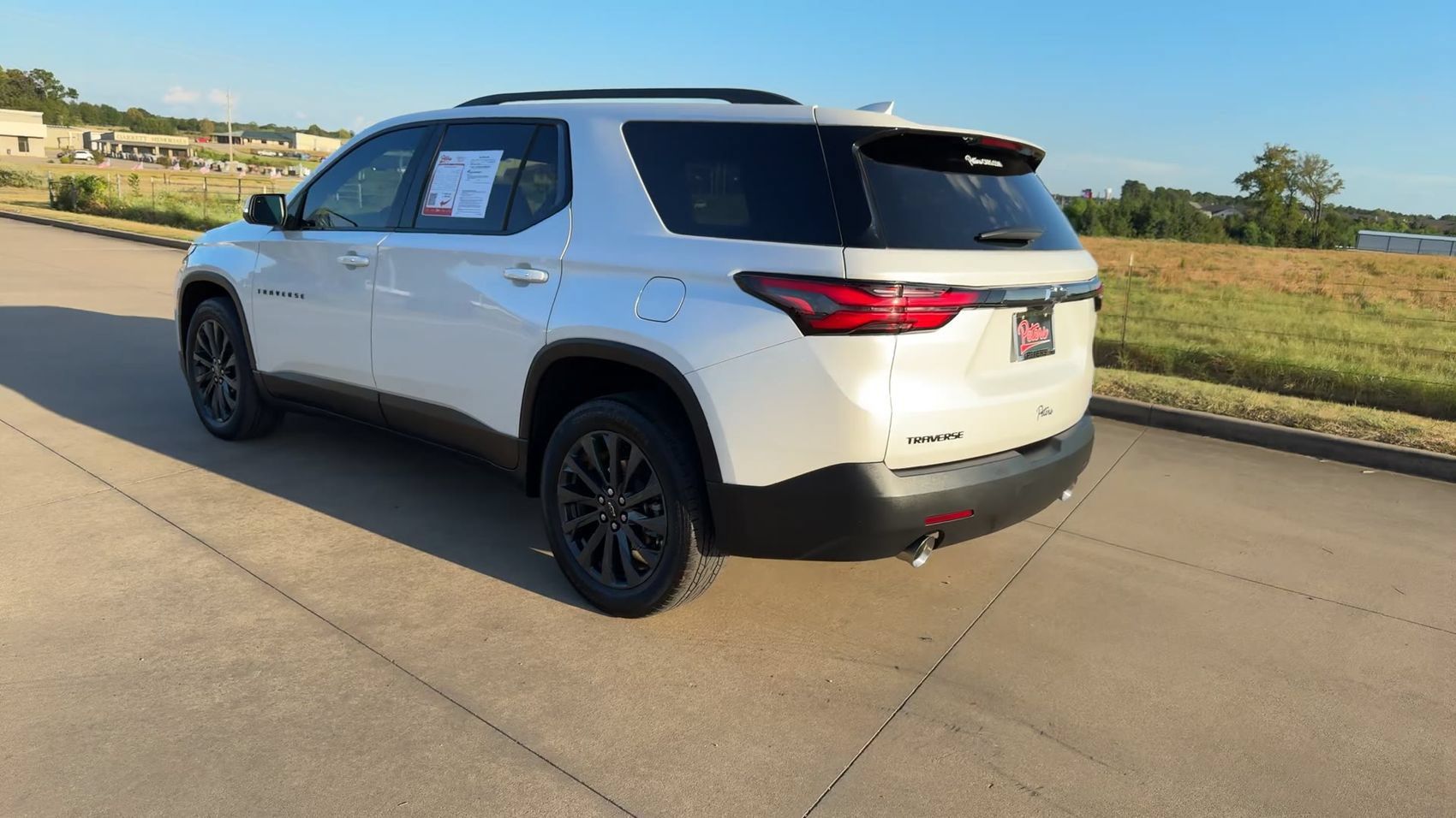 Used 2023 Chevrolet Traverse RS FWD image 7