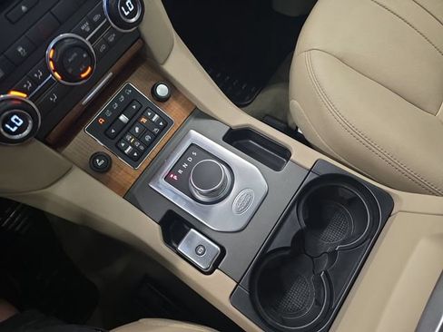 Used 2014 Land Rover LR4 AWD/4WD image 28