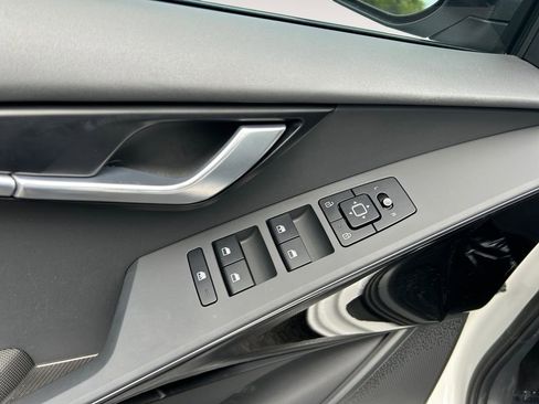 Used 2023 Kia Niro EX FWD image 21
