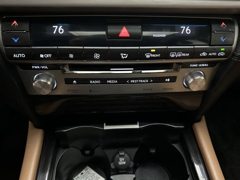 Used 2014 Lexus LS 460 AWD w/ Comfort Package image 38