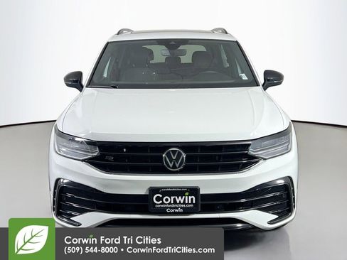 Used 2022 Volkswagen Tiguan SE R-Line AWD/4WD image 4