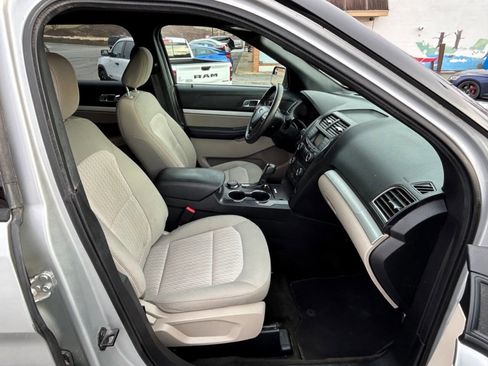 Used 2018 Ford Explorer 4WD image 10