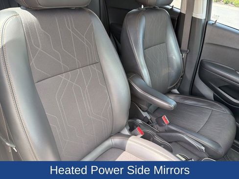 Used 2020 Chevrolet Trax LT w/ Redline Edition image 12