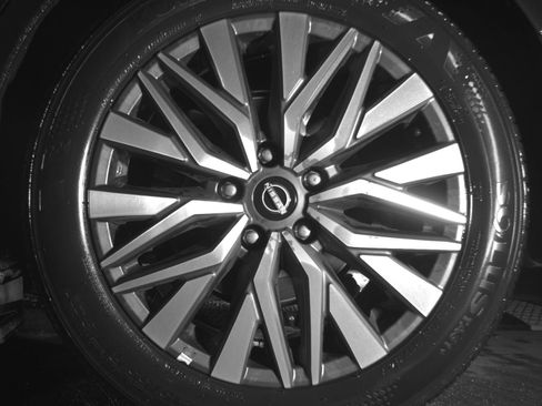 Used 2025 Nissan Altima 2.5 SV FWD image 14