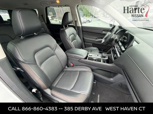 Certified 2023 Nissan Pathfinder SL w/ Lighting Package (N92) AWD/4WD image 32