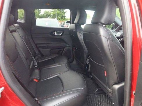 Used 2025 Jeep Compass Trailhawk AWD/4WD image 21