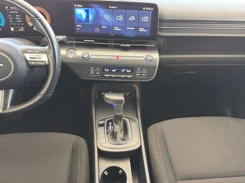 Used 2024 Hyundai Kona SEL AWD/4WD image 8