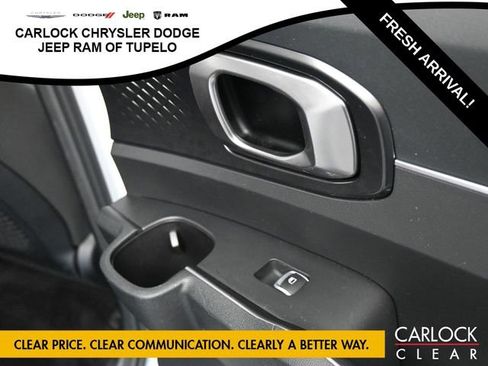 Used 2023 Kia Sorento LX image 36