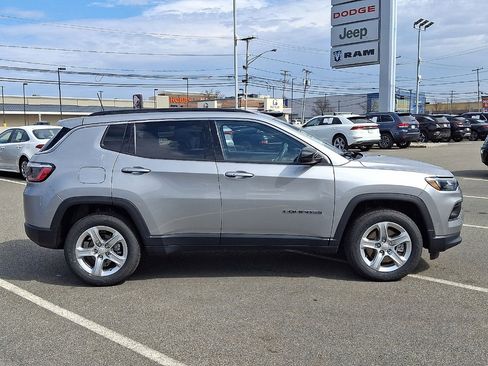 Used 2023 Jeep Compass Latitude image 26