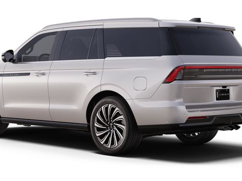 New 2025 Lincoln Navigator Black Label image 2