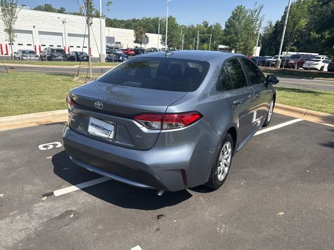 Used 2022 Toyota Corolla LE FWD image 10