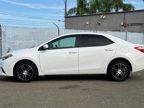 Used 2016 Toyota Corolla LE FWD image 2