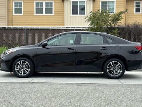 Used 2024 Kia Forte LXS image 7