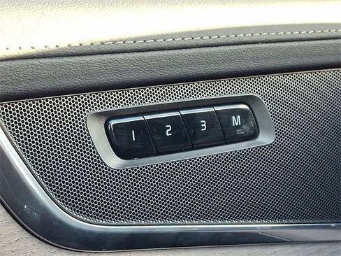 Used 2025 Volvo XC90 B6 Plus image 25