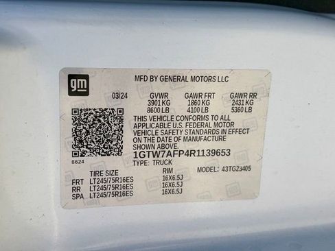 Used 2024 GMC Savana 2500 w/ Driver Convenience Package image 18