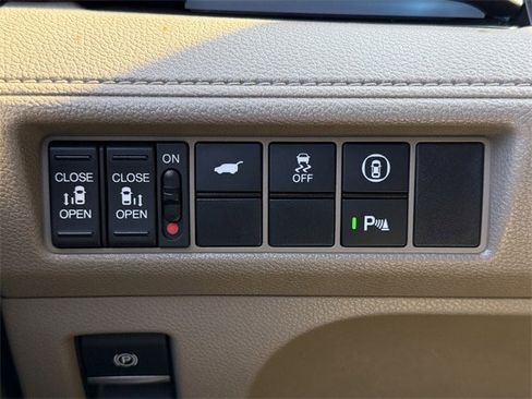 Used 2023 Honda Odyssey Touring image 23