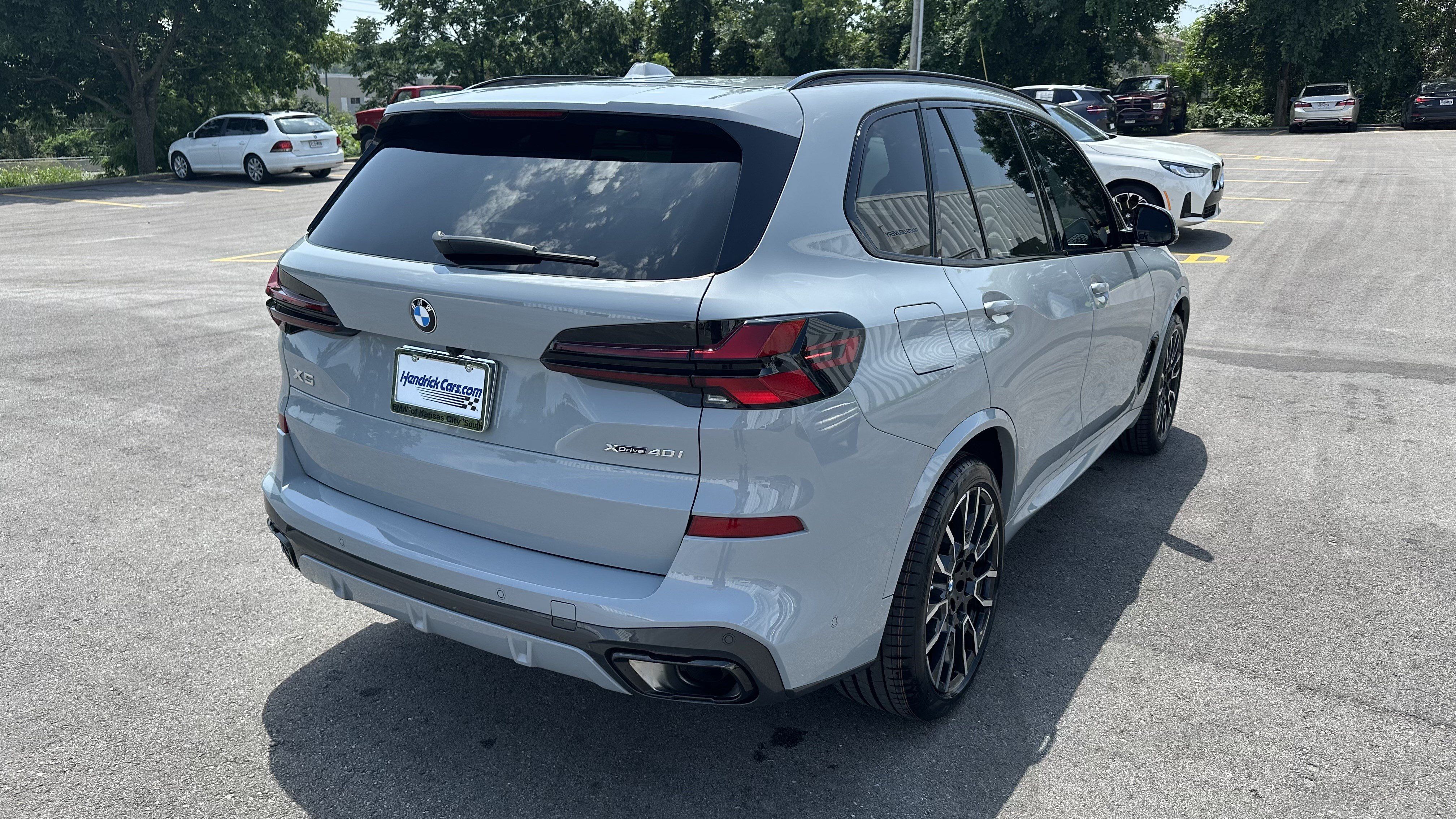 Certified 2025 BMW X5 xDrive40i w/ M Sport Package AWD/4WD image 10