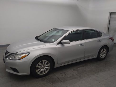 Used 2018 Nissan Altima 2.5 S w/ S Convenience Package FWD image 2