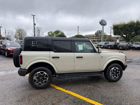 New 2026 Ford Bronco Outer Banks AWD/4WD image 4