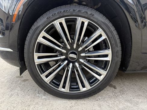 Used 2026 Cadillac Vistiq Premium Luxury AWD/4WD image 9