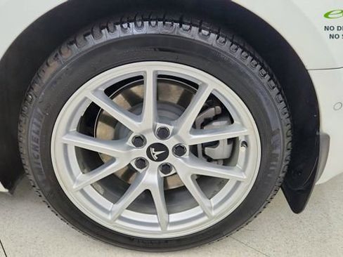 Used 2022 Tesla Model 3 Long Range AWD/4WD image 59